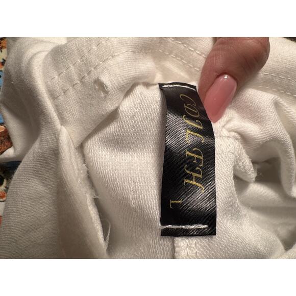 KPOP BTS cropped white hoodie with cartoon versions of the BTS band - Picture 4 of 7